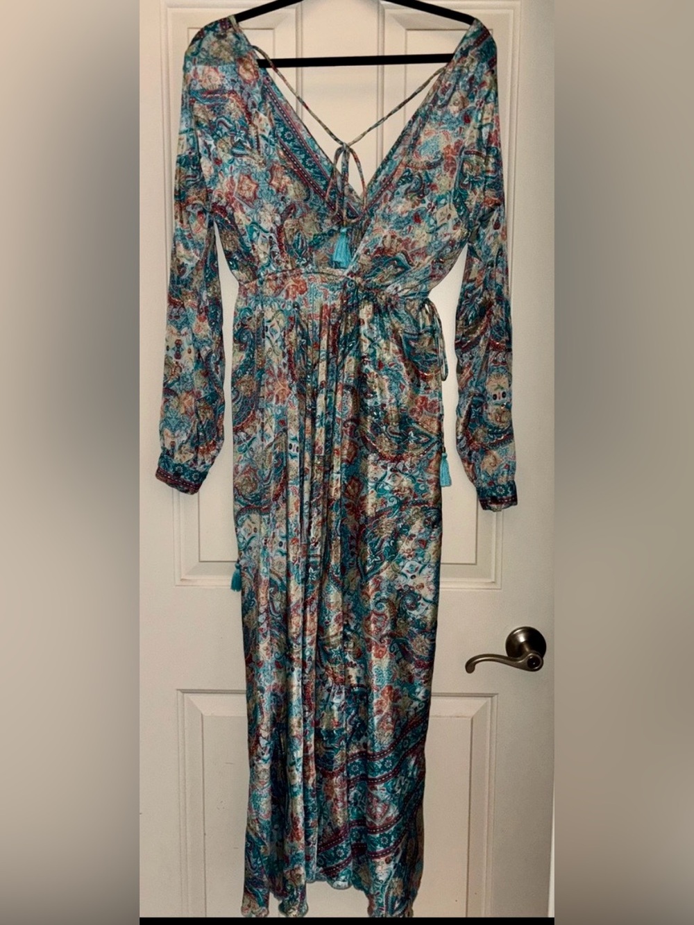 Karma Highway Tassel Tie V-Neck Maxi Dress in Teal Paisley OS